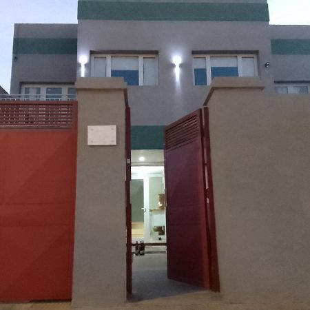 Departamentos R Y R Azcuenaga Apartment Tandil Exterior photo